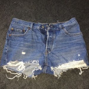 LEVIS SHORTS (never worn)